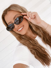 Load image into Gallery viewer, Palm Springs Oval Sunglasses