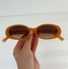 Load image into Gallery viewer, Palm Springs Oval Sunglasses