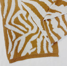 Load image into Gallery viewer, Jane Patterned Reversible Scarf