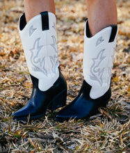 Load image into Gallery viewer, Merle Embroidered Western Boots
