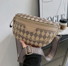 Load image into Gallery viewer, Checkered Chain Strap Crossbody Bag
