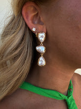Load image into Gallery viewer, Juliet Tiered Drop Pearl Earrings
