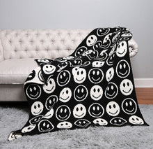 Load image into Gallery viewer, Smiley Blanket - Black
