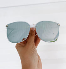 Load image into Gallery viewer, 30A Glittered Square Sunglasses
