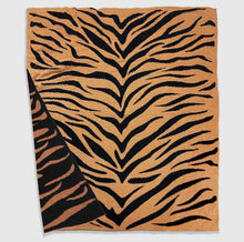 Load image into Gallery viewer, Tiger Print Luxury Throw Blanket
