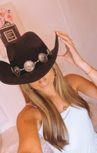 Load image into Gallery viewer, Western Disc Cowboy Hat - Black
