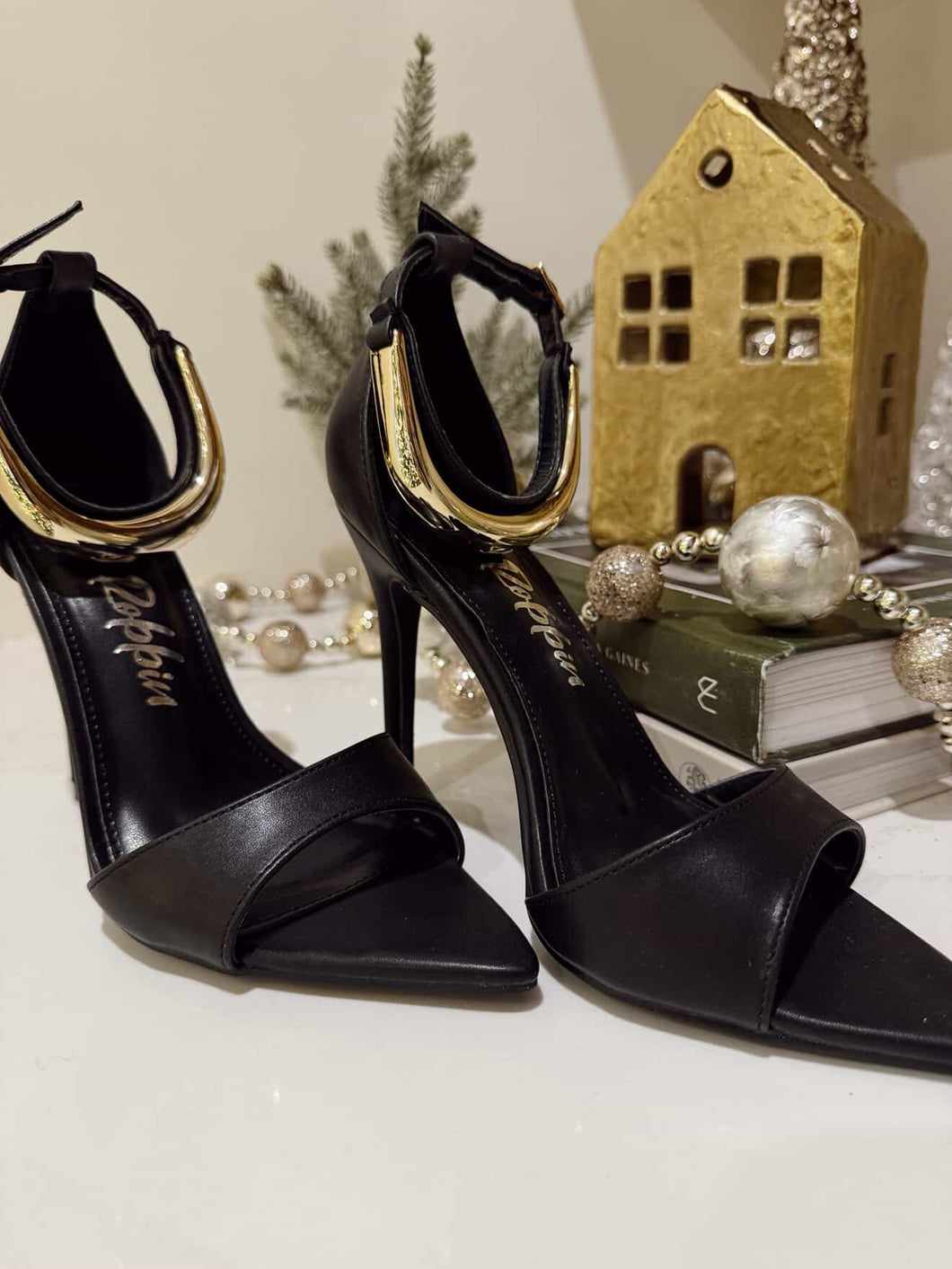 Lumi Pointed Gold Bar Heels