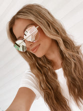 Load image into Gallery viewer, Aruba Rhinestoned Round Sunglasses
