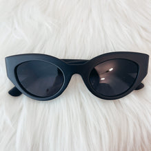 Load image into Gallery viewer, Bri Classic Oval Sunglasses
