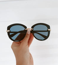 Load image into Gallery viewer, Aruba Rhinestoned Round Sunglasses
