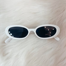 Load image into Gallery viewer, Whit Geometric Retro Sunglasses
