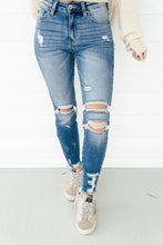 Load image into Gallery viewer, Kancan High Rise Frayed Skinny Jeans
