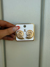 Load image into Gallery viewer, Isla Conch Shell Statement Stud Earrings
