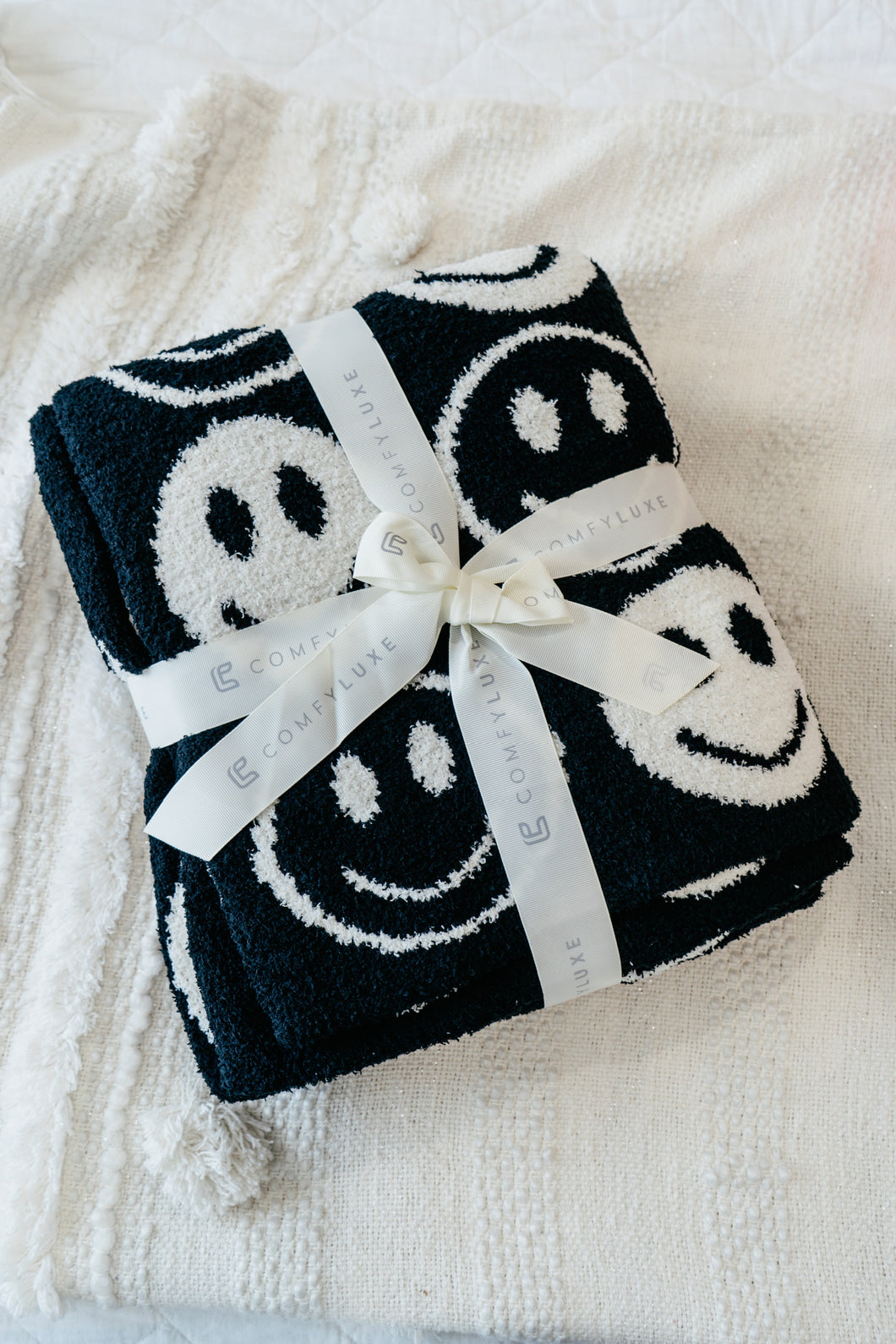 Smiley Blanket - Black