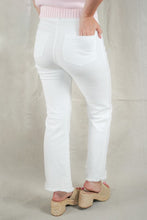 Load image into Gallery viewer, High Rise Wide Leg Cropped Jeans
