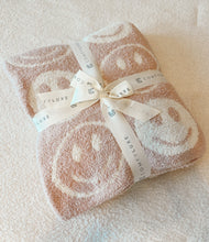 Load image into Gallery viewer, Smiley Blanket - Light Pink

