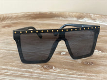 Load image into Gallery viewer, Sabrina Square Frame Sunglasses
